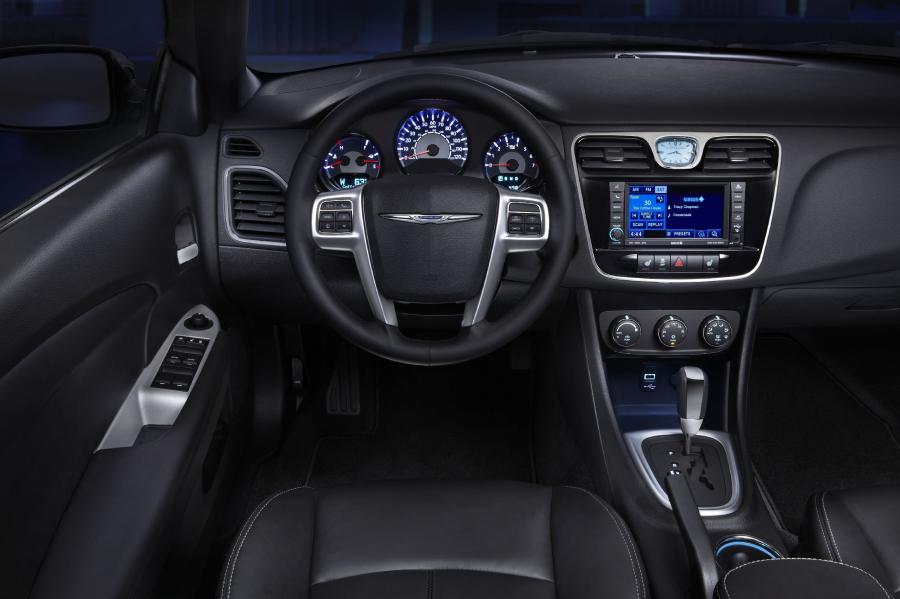  Chrysler 200 Convertible 2011 года  (фото 52 из 73)